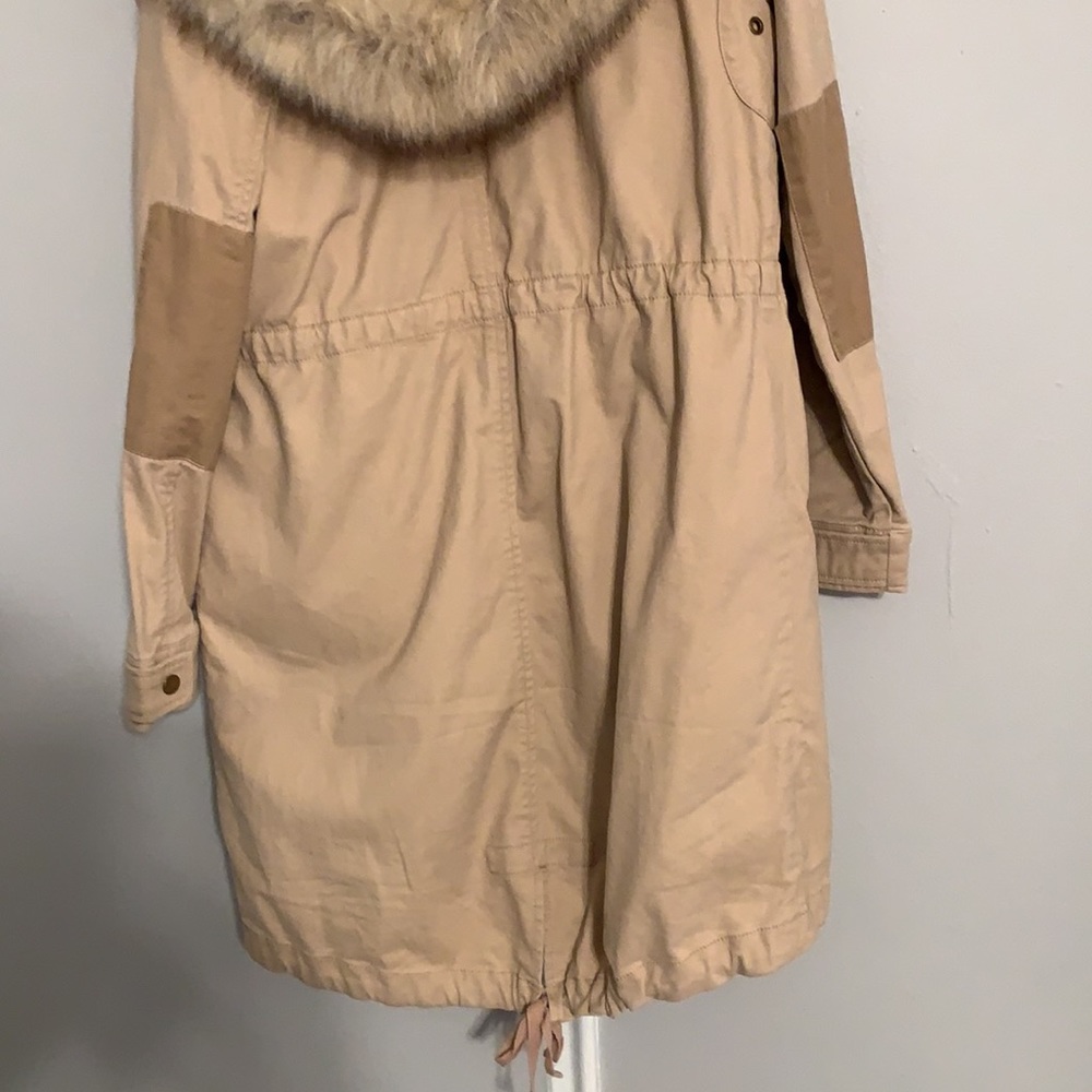 HP!! 🎉Gap jacket with fur hood - Picture 4 of 6